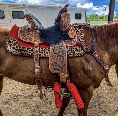 custom barrel racing tack sets.